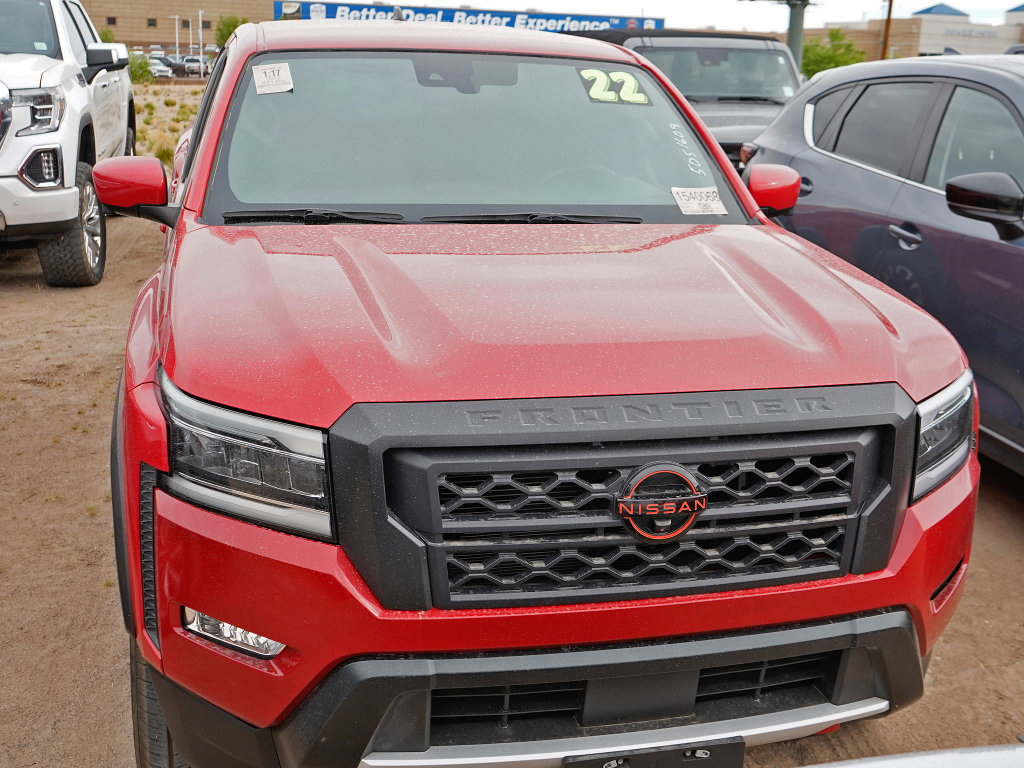 Used 2022 Nissan Frontier Pro-X image 3