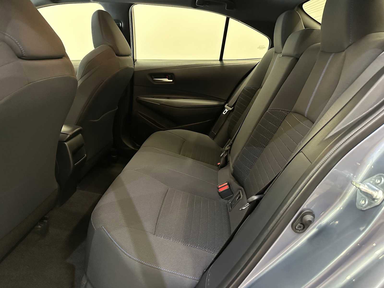 Used 2021 Toyota Corolla SE w/ SE Premium Package FWD image 24