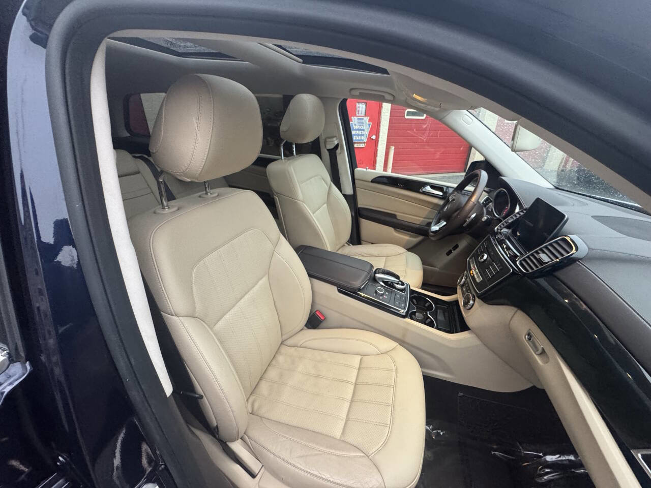 Used 2017 Mercedes-Benz GLS 450 4MATIC image 28