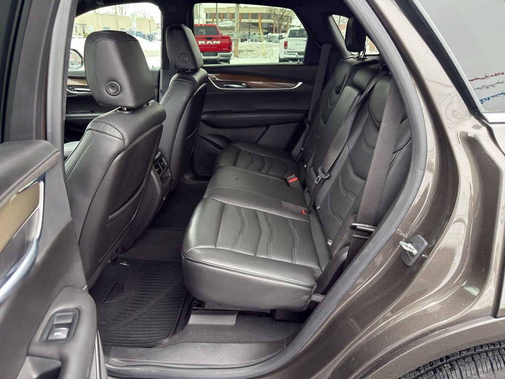Used 2019 Cadillac XT5 Platinum image 32