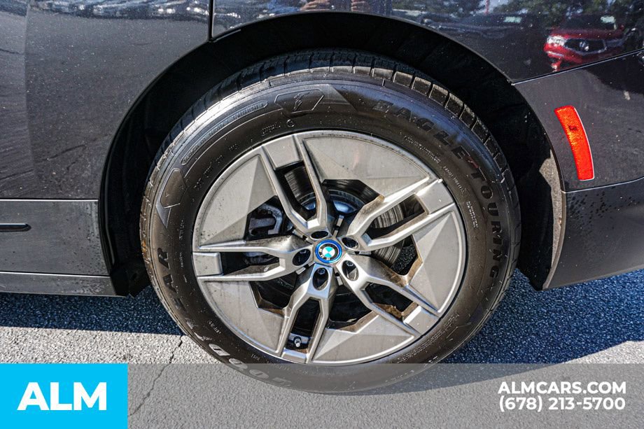Used 2022 BMW iX xDrive50 w/ Dynamic Handling Package image 17