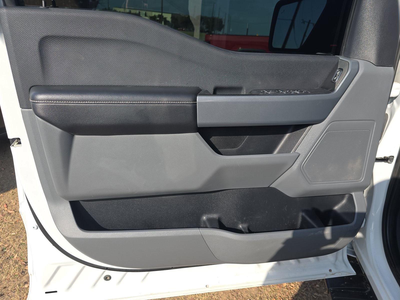 Used 2023 Ford F150 XLT w/ Trailer Tow Package image 15