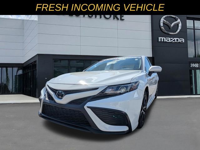 Used 2023 Toyota Camry SE FWD image 6