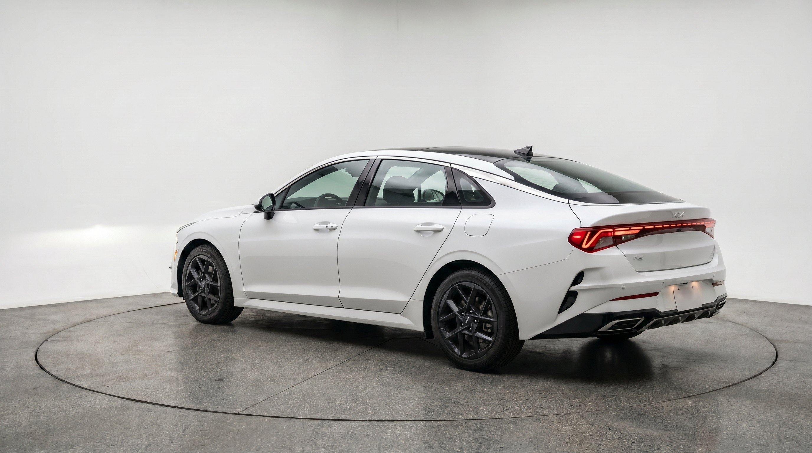 Used 2025 Kia K5 LXS FWD image 6