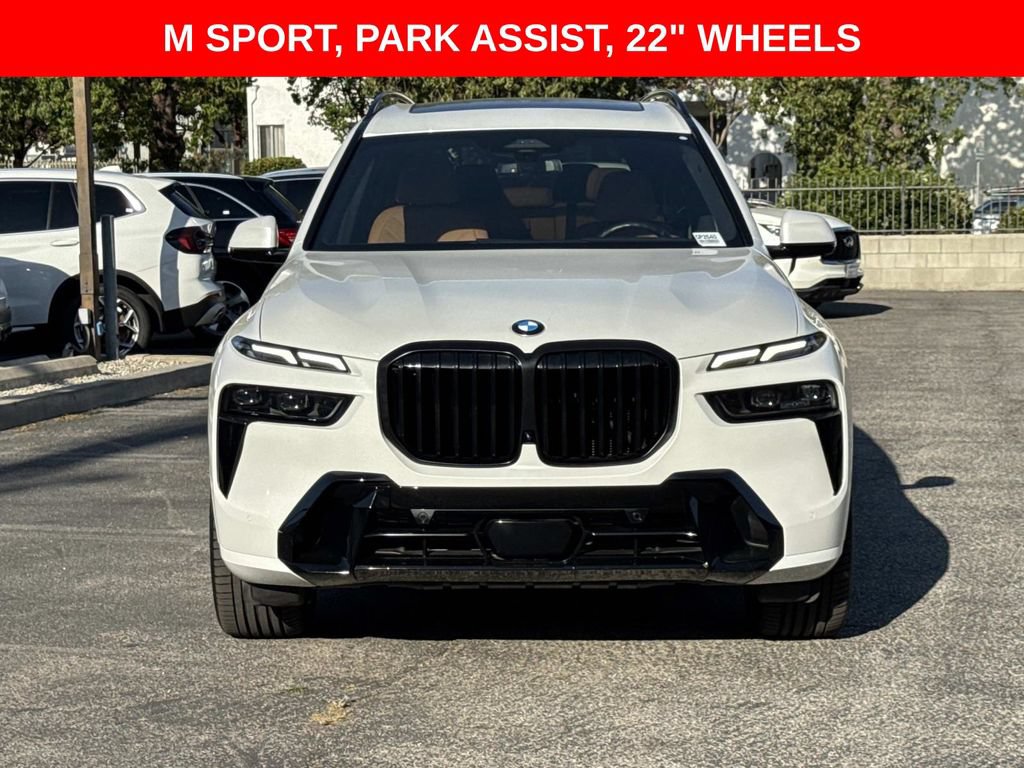 Used 2023 BMW X7 xDrive40i w/ M Sport Package AWD/4WD image 3