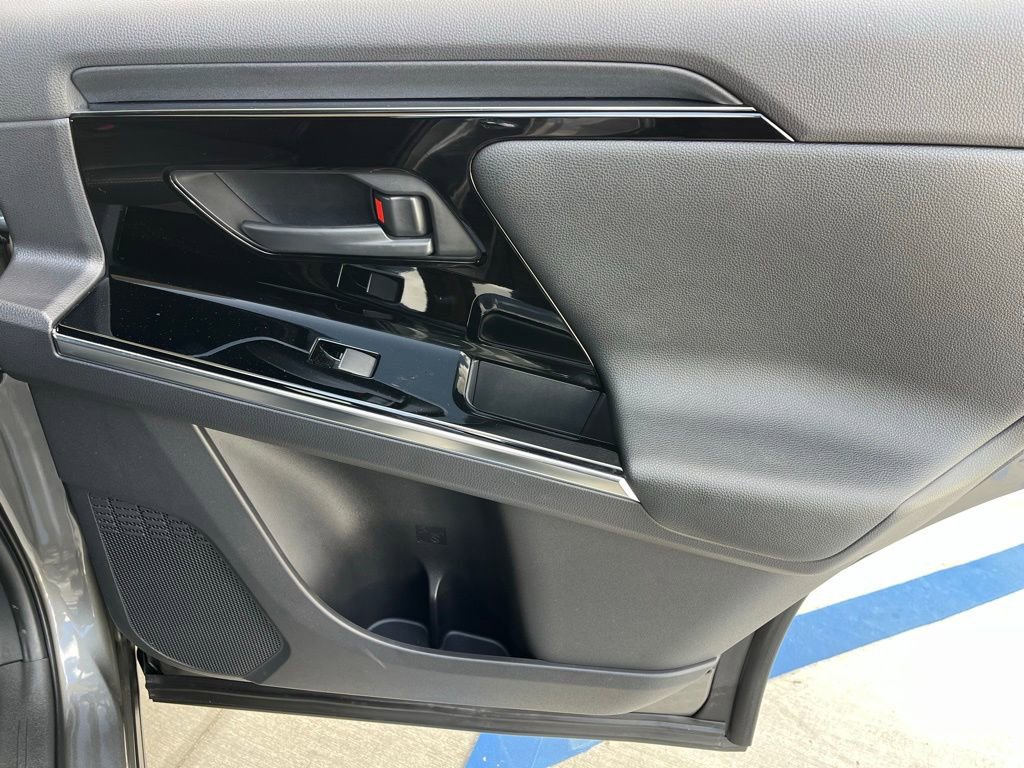 Certified 2023 Subaru Solterra AWD image 26