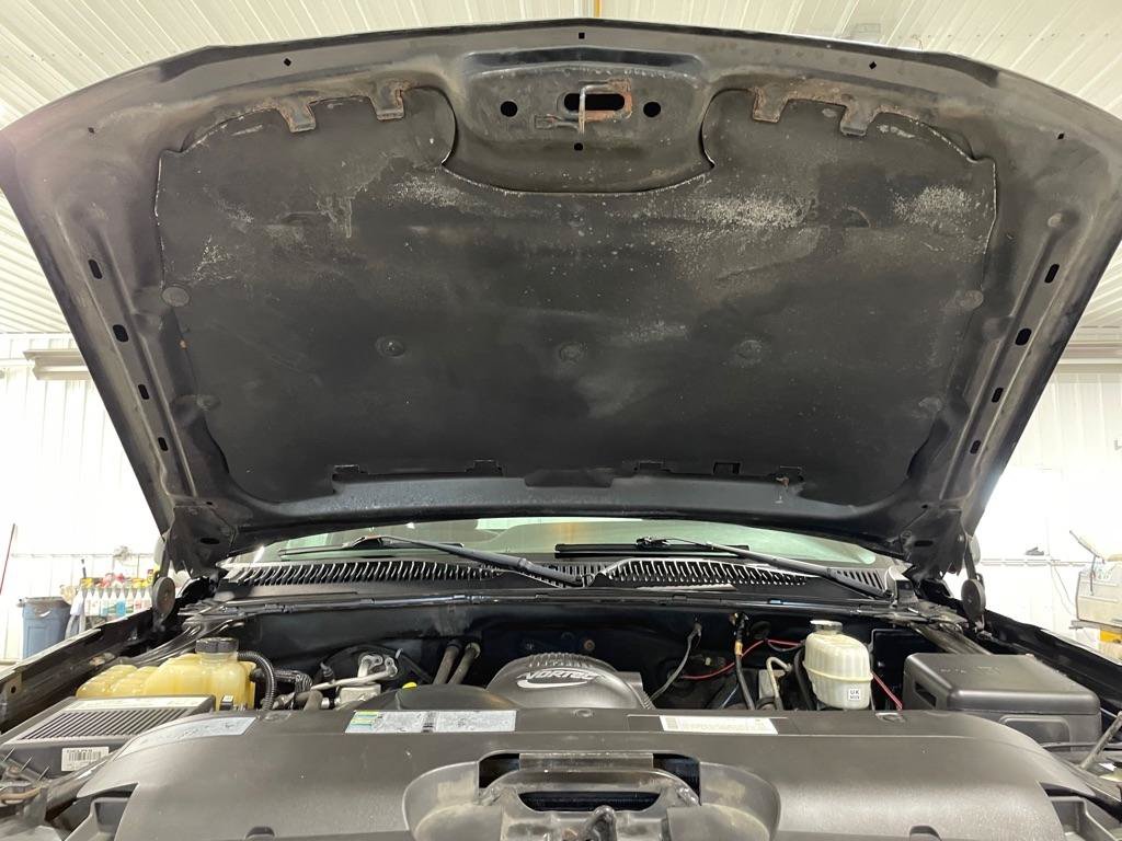 Used 2004 Chevrolet Silverado 2500 W/T w/ Skid Plate Package AWD/4WD image 26