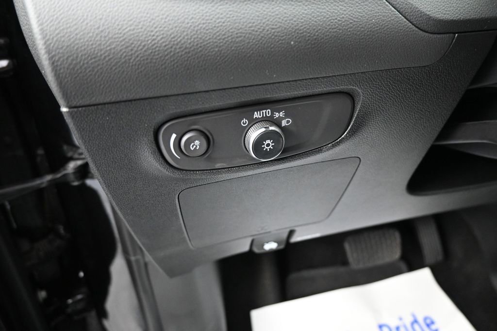Used 2025 Buick Encore GX Preferred AWD/4WD image 26