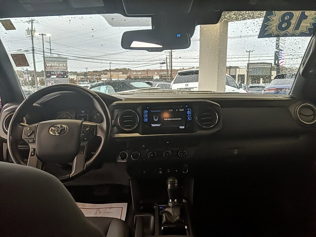 Used 2018 Toyota Tacoma TRD Off-Road image 10