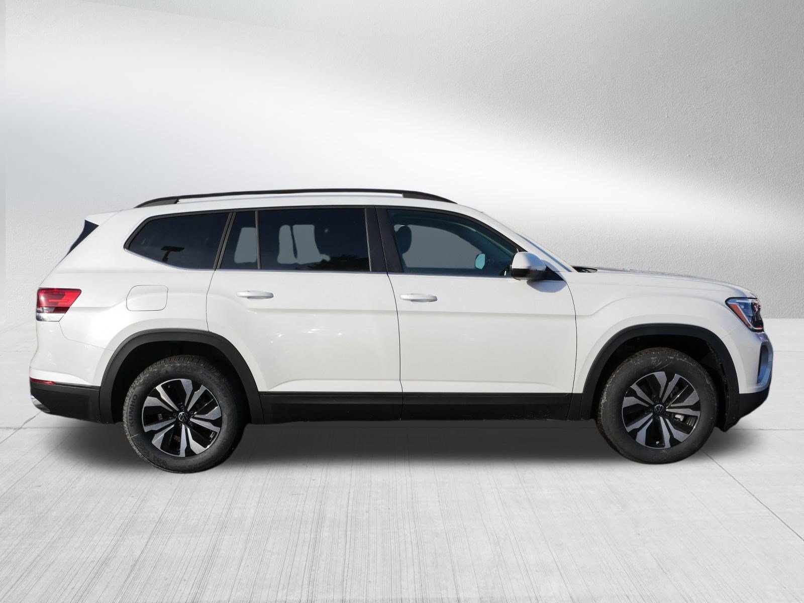 New 2026 Volkswagen Atlas SE AWD/4WD image 2