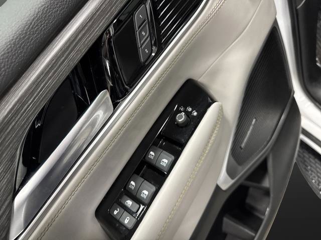 Used 2024 Jeep Wagoneer L Series II w/ Convenience Group I image 30