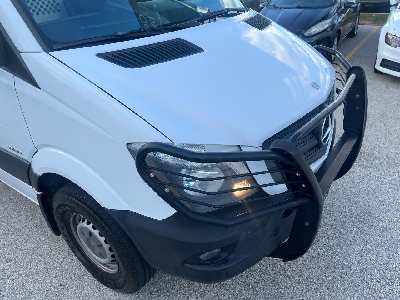 Used 2015 Mercedes-Benz Sprinter 2500 image 11