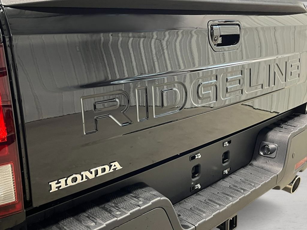 New 2026 Honda Ridgeline Black Edition image 6