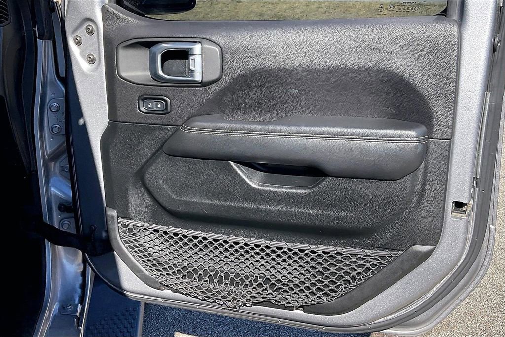 Used 2020 Jeep Wrangler Unlimited Sahara image 22