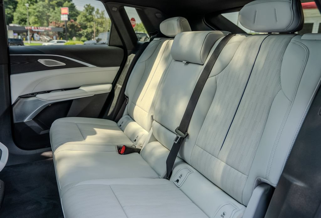 Used 2024 Cadillac Lyriq Sport AWD/4WD image 19