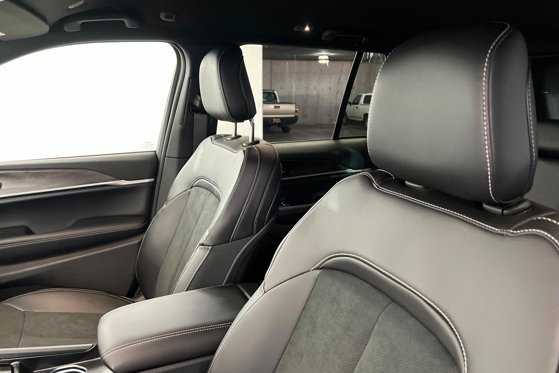 New 2026 Jeep Grand Cherokee Altitude AWD/4WD image 16