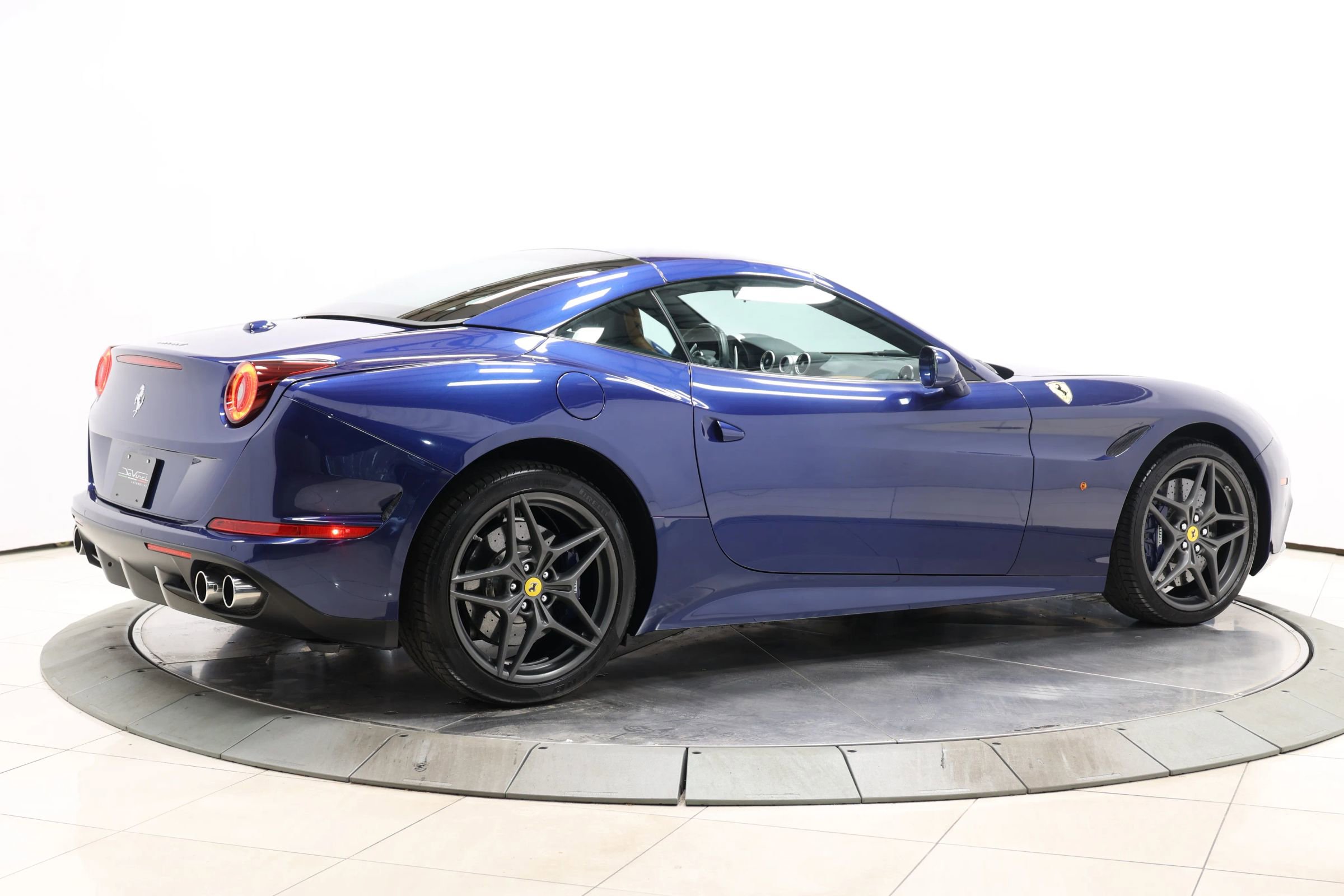 Used 2017 Ferrari California T image 79