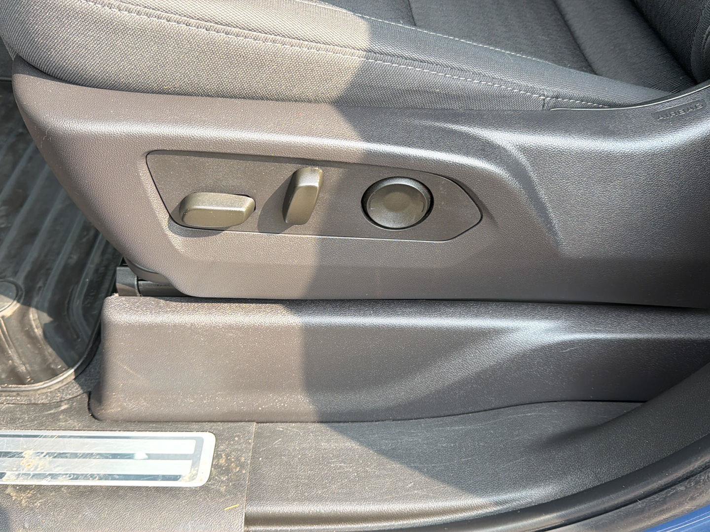 Used 2024 Chevrolet Silverado 1500 LT AWD/4WD image 12