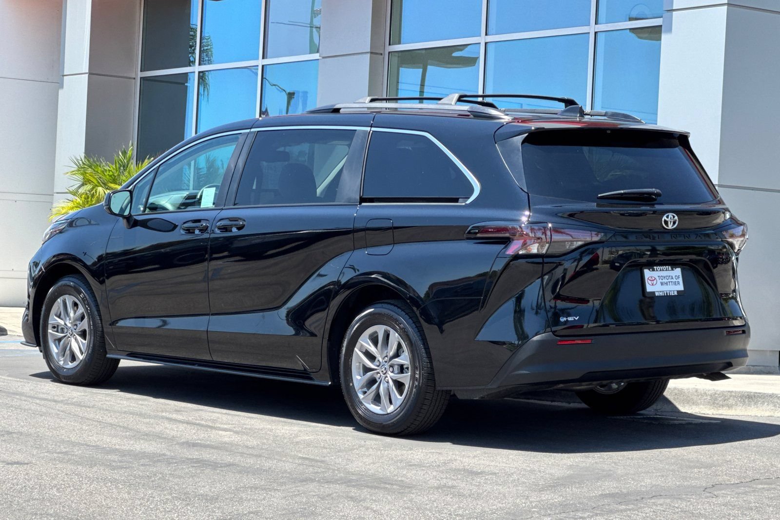 Certified 2026 Toyota Sienna LE FWD image 25