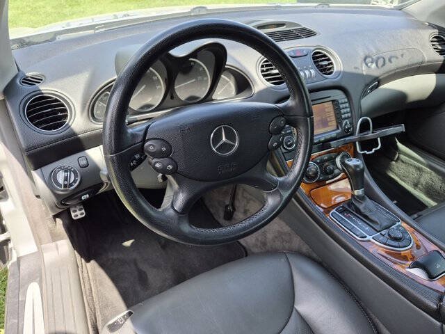 Used 2005 Mercedes-Benz SL 500 image 16