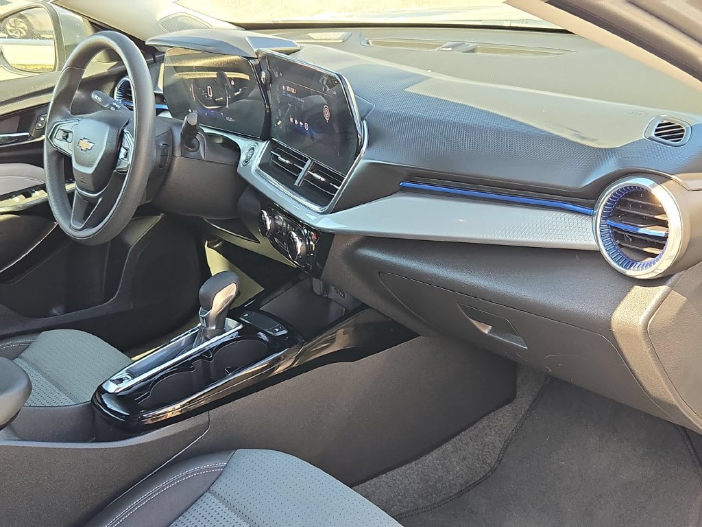 Used 2026 Chevrolet Trax LT FWD image 33