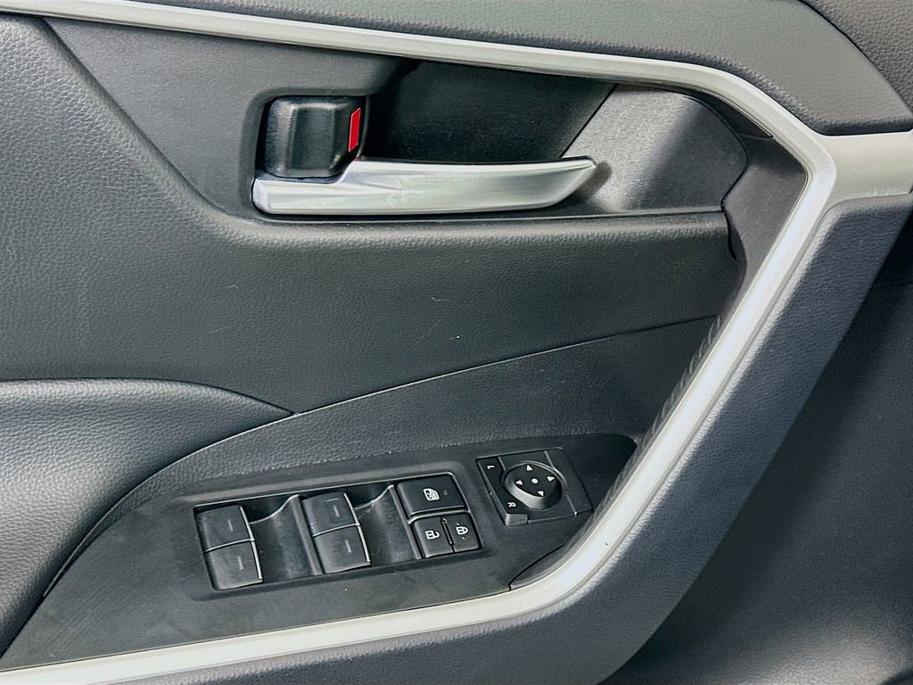Certified 2025 Toyota RAV4 XLE image 18