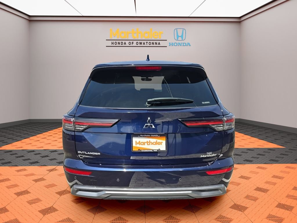 Used 2025 Mitsubishi Outlander SE AWD/4WD image 4