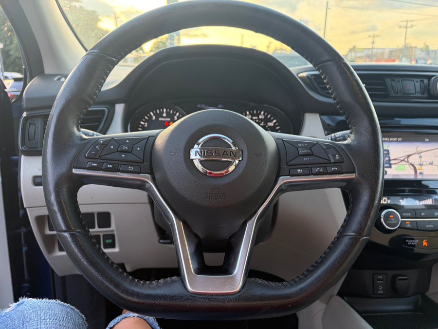 Used 2018 Nissan Rogue Sport SL w/ SL Premium Package AWD/4WD image 32
