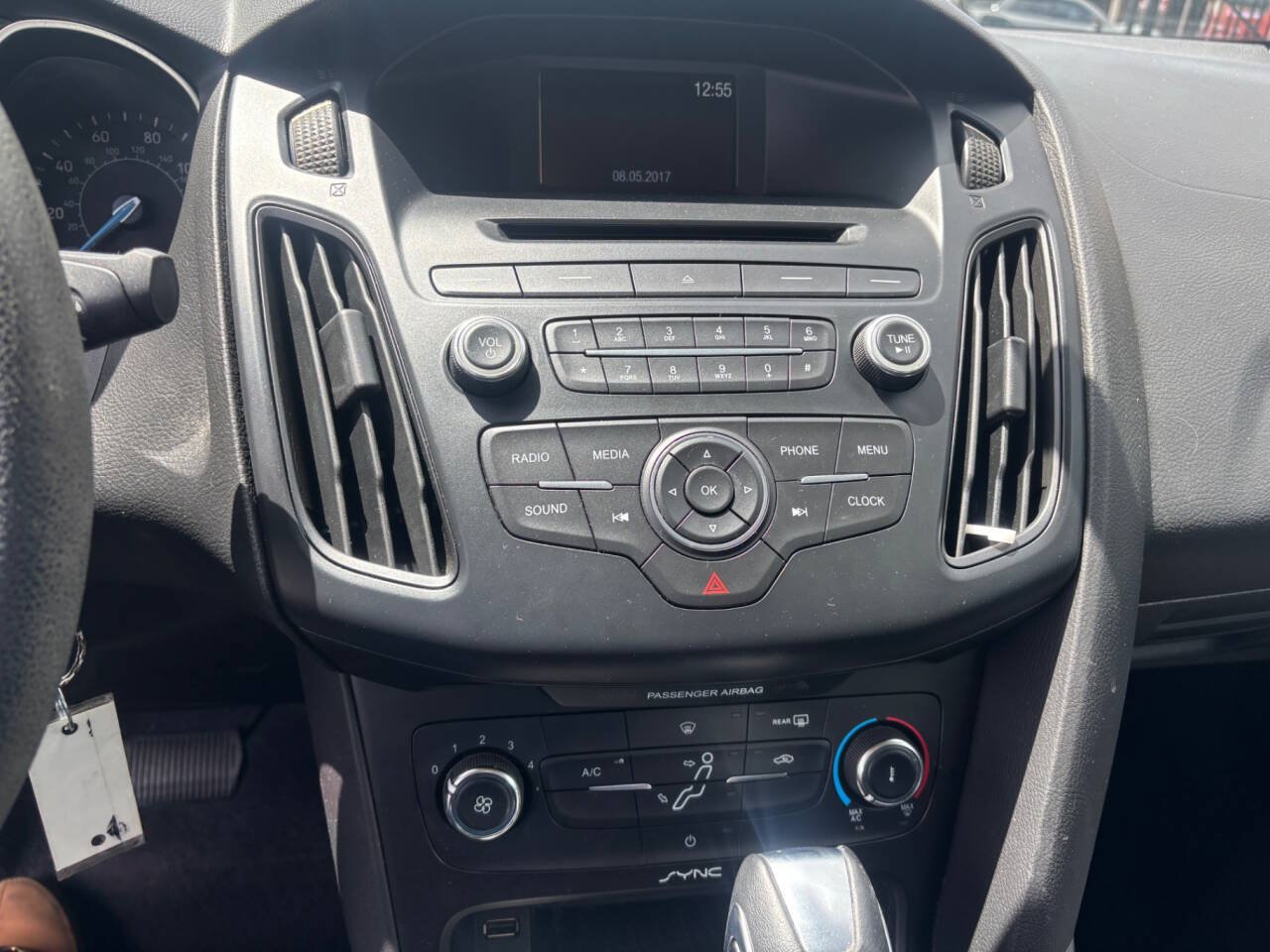 Used 2015 Ford Focus SE FWD image 12