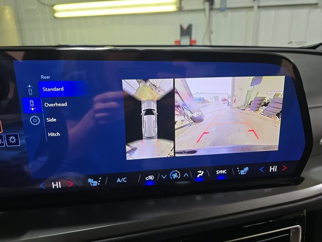 New 2026 Chevrolet Traverse LT w/ Driver Confidence Package AWD/4WD image 26