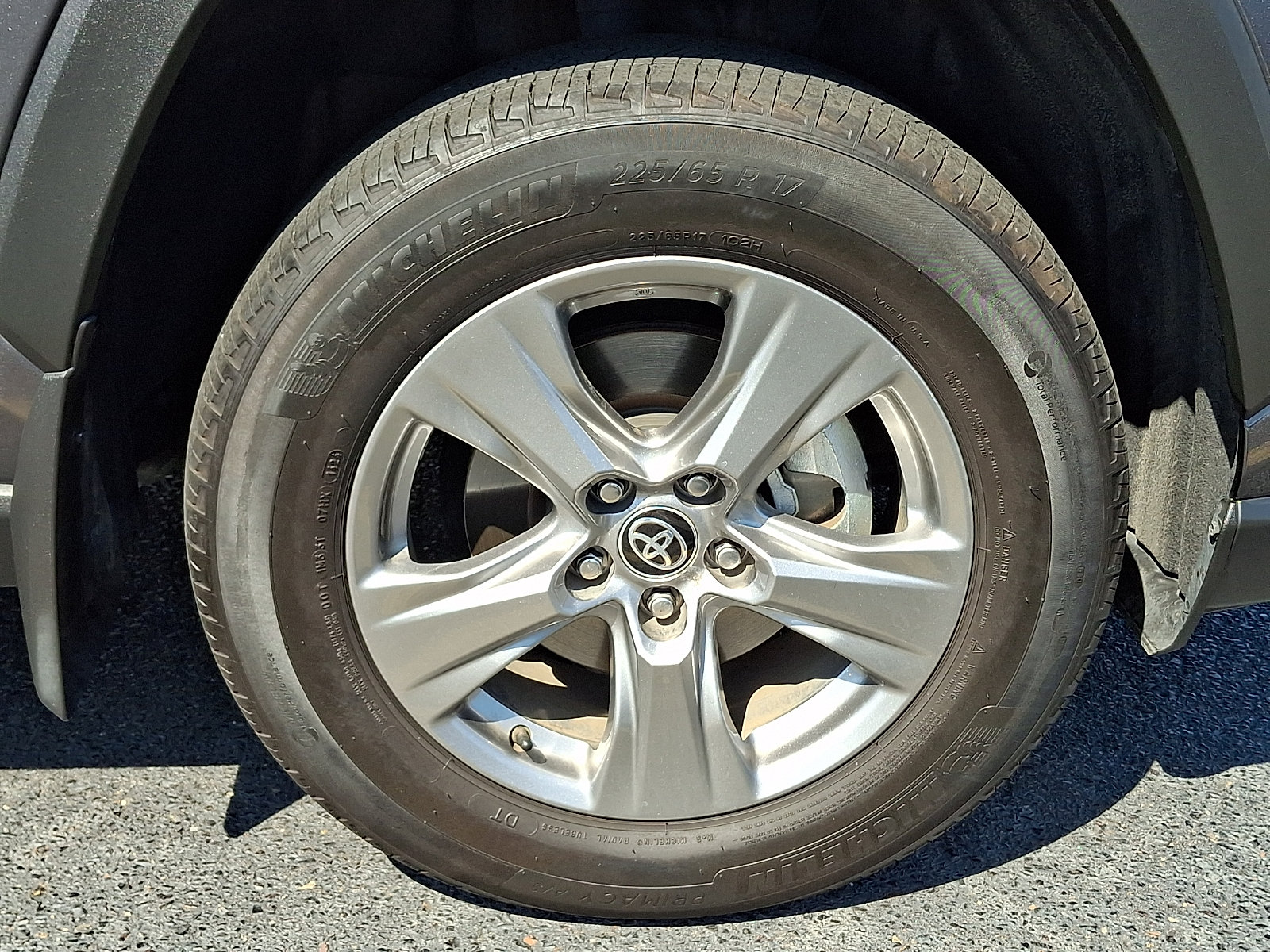 Used 2024 Toyota RAV4 XLE AWD/4WD image 8