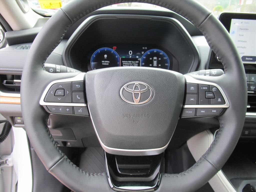 Used 2025 Toyota Grand Highlander Limited image 23