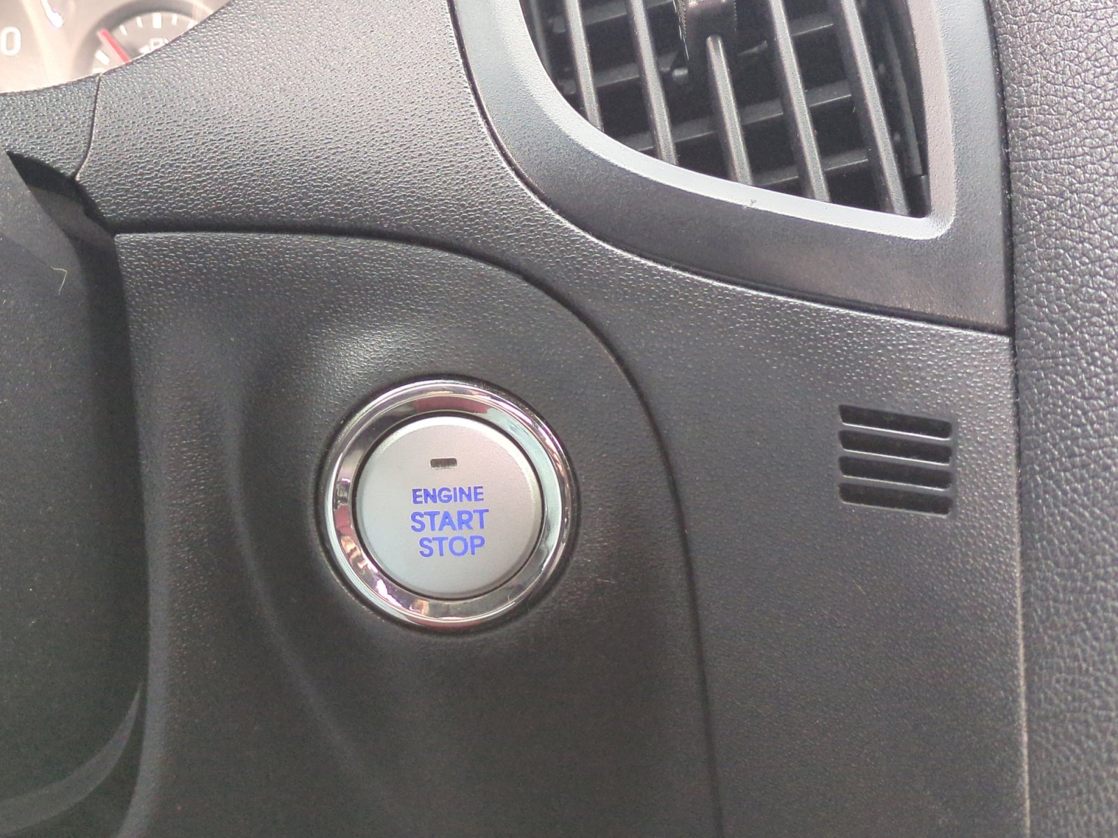 Used 2010 Hyundai Genesis 2.0T image 28