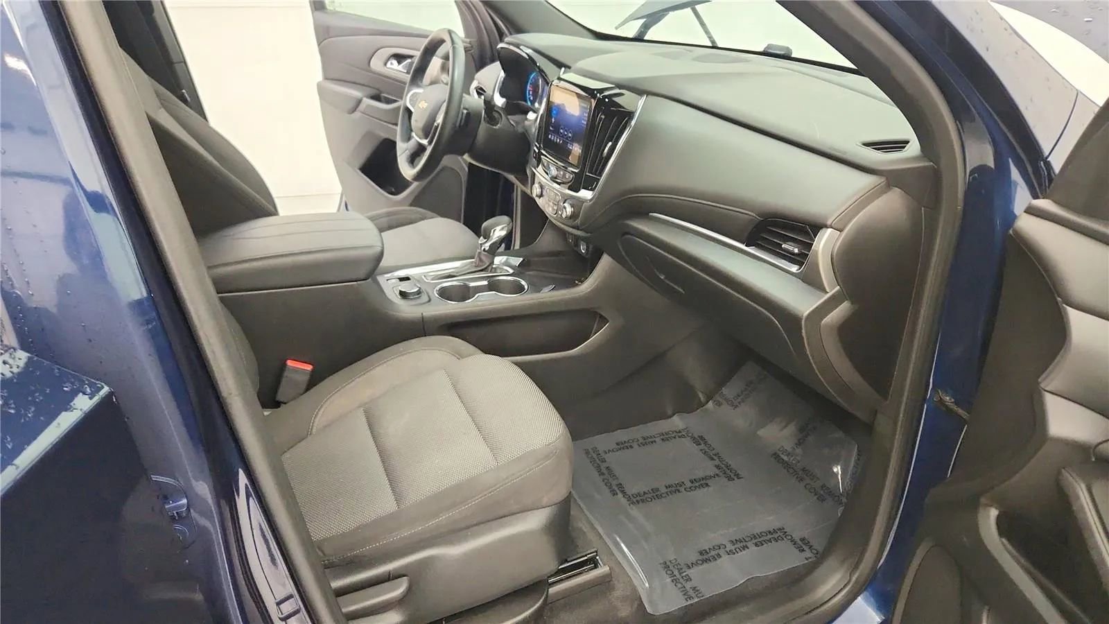 Used 2023 Chevrolet Traverse LT image 36