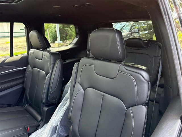 New 2025 Jeep Grand Cherokee L Limited w/ Trailer Tow Package image 28