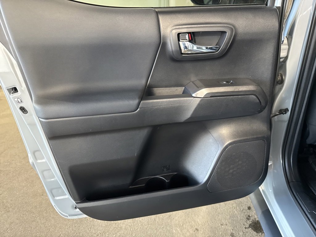 Used 2019 Toyota Tacoma TRD Sport image 21