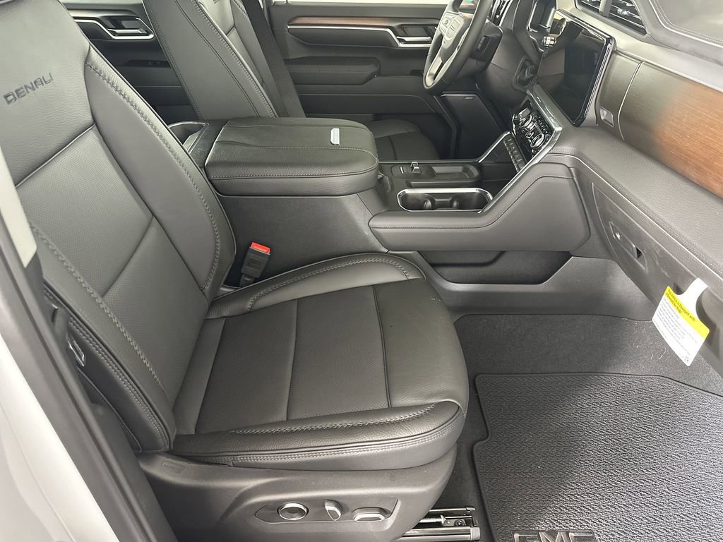 New 2025 GMC Sierra 2500 Denali w/ Denali Reserve Package image 11