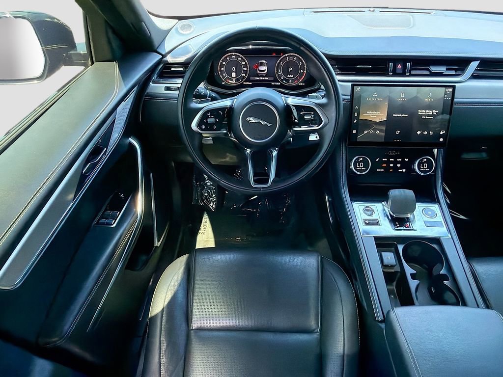 Used 2025 Jaguar F-PACE R-Dynamic S AWD/4WD image 17