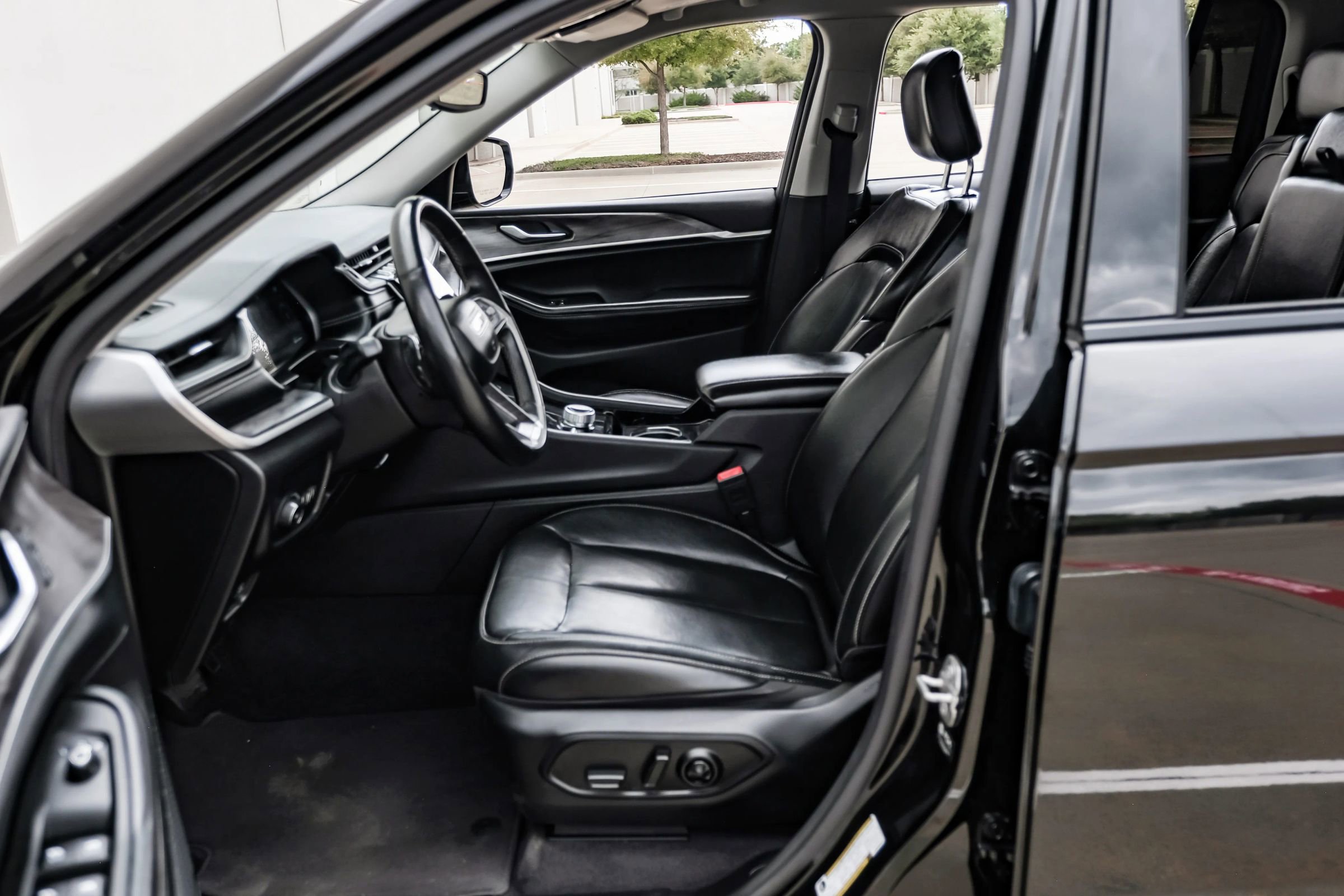 Used 2021 Jeep Grand Cherokee L Limited w/ Trailer Tow Group (B) image 16