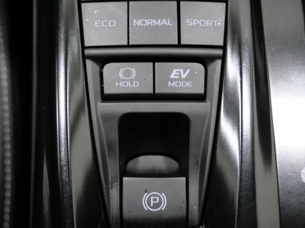 Used 2025 Toyota Camry SE image 21