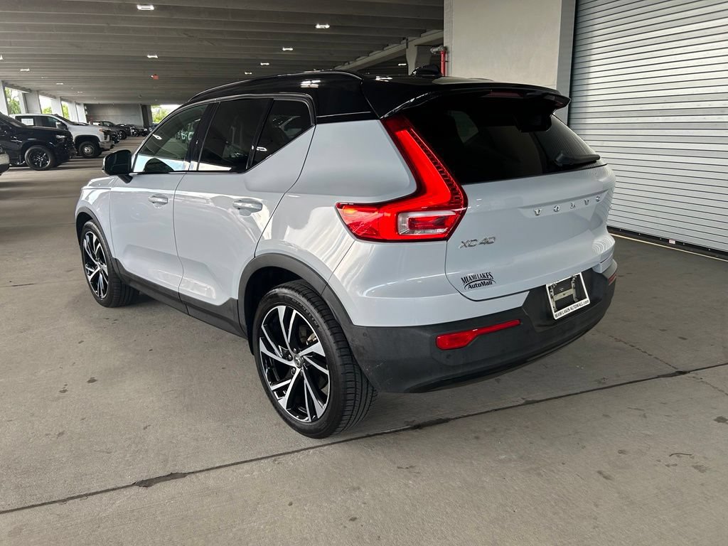 Used 2021 Volvo XC40 T5 R-Design w/ Advanced Package AWD/4WD image 3