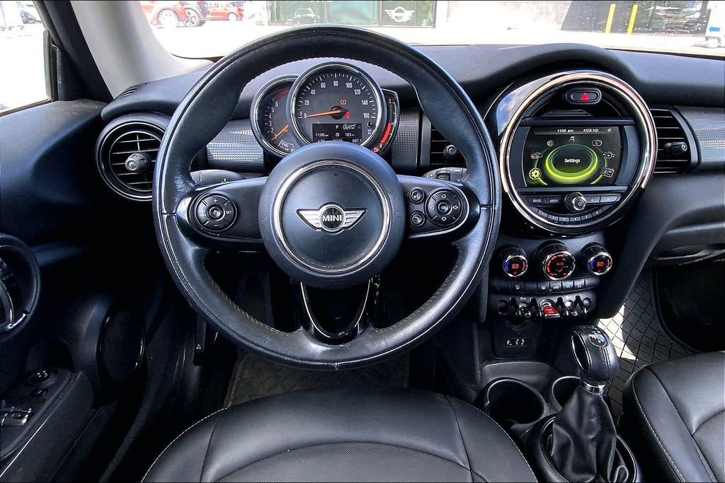 Used 2018 MINI Cooper 2-Door Hardtop image 5