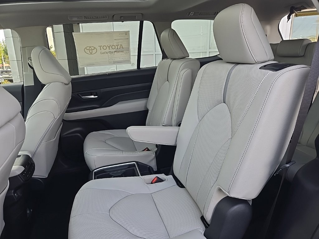 New 2026 Toyota Grand Highlander AWD image 28