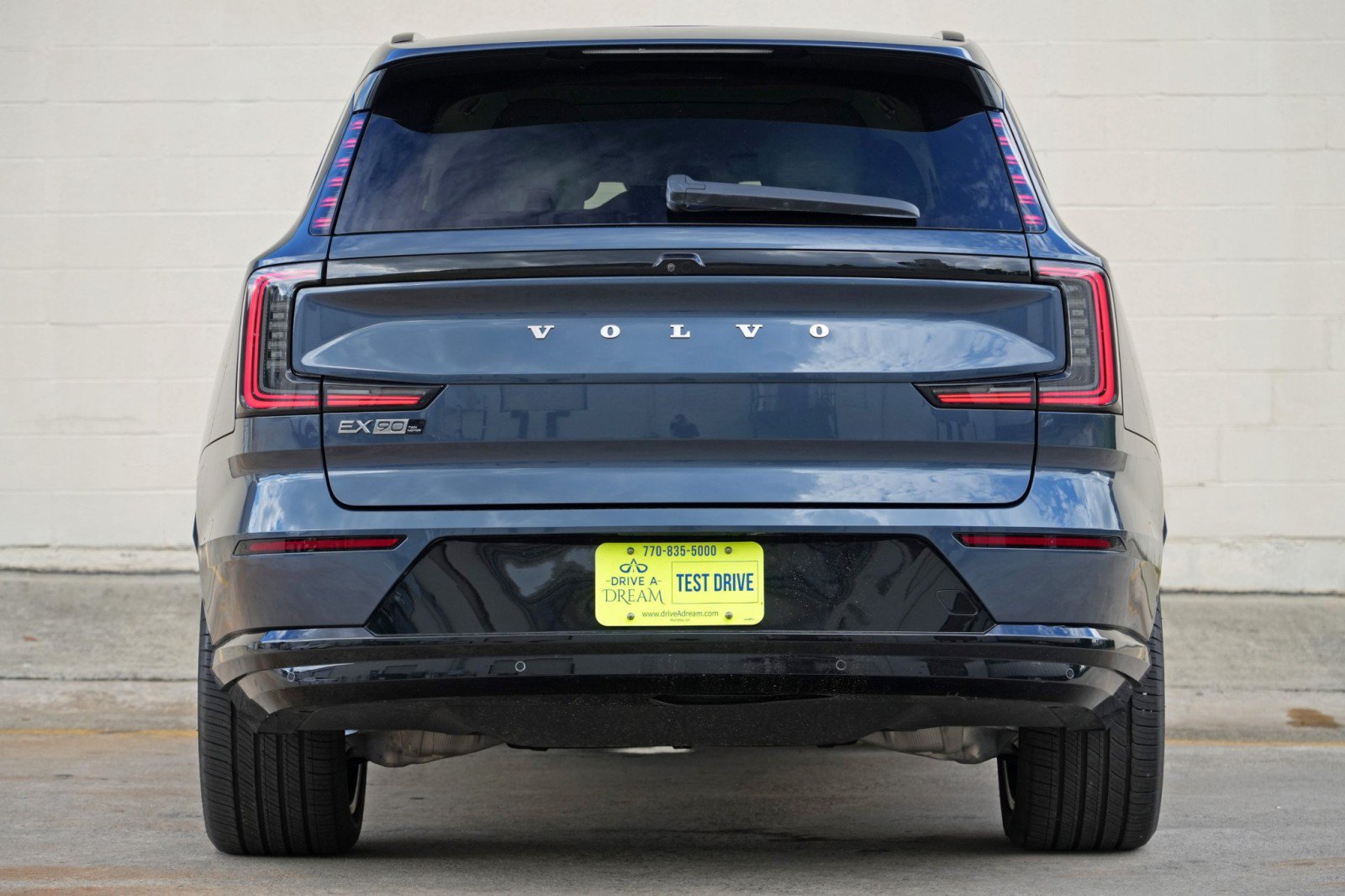 Used 2025 Volvo EX90 Ultra AWD/4WD image 11