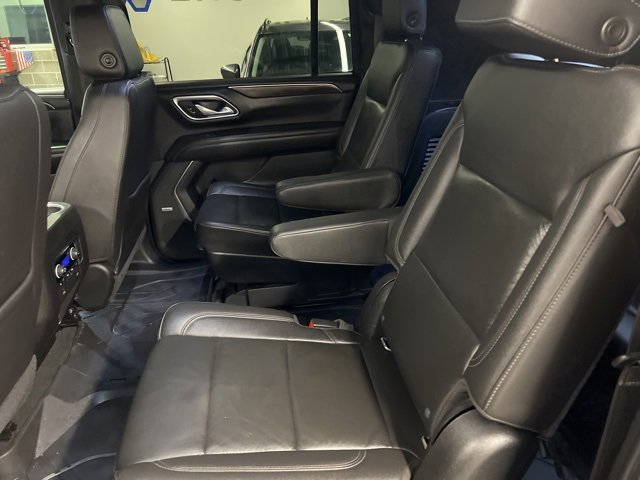 Used 2021 Chevrolet Suburban Z71 w/ Z71 Signature Package image 27