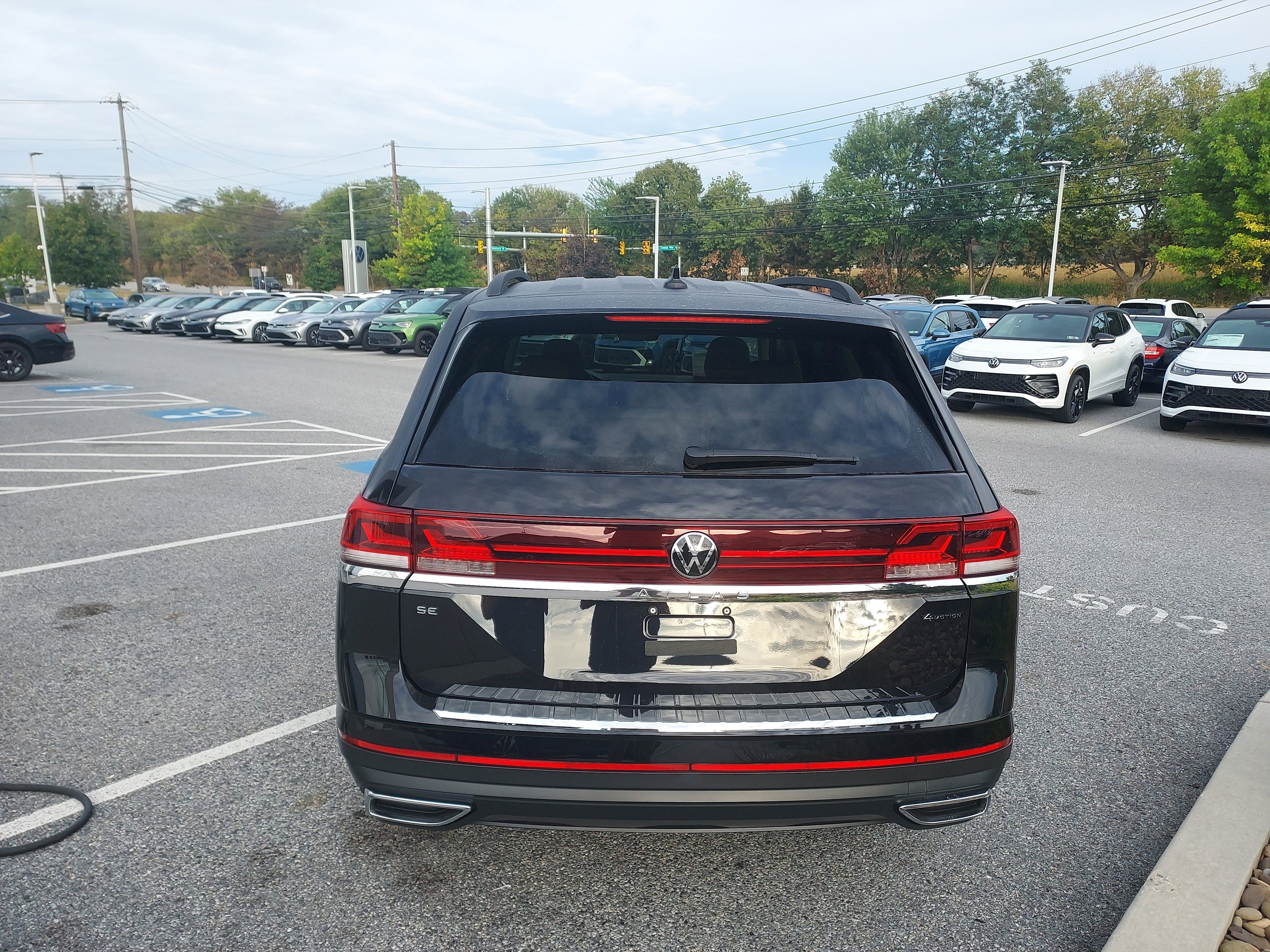 New 2026 Volkswagen Atlas SE image 6