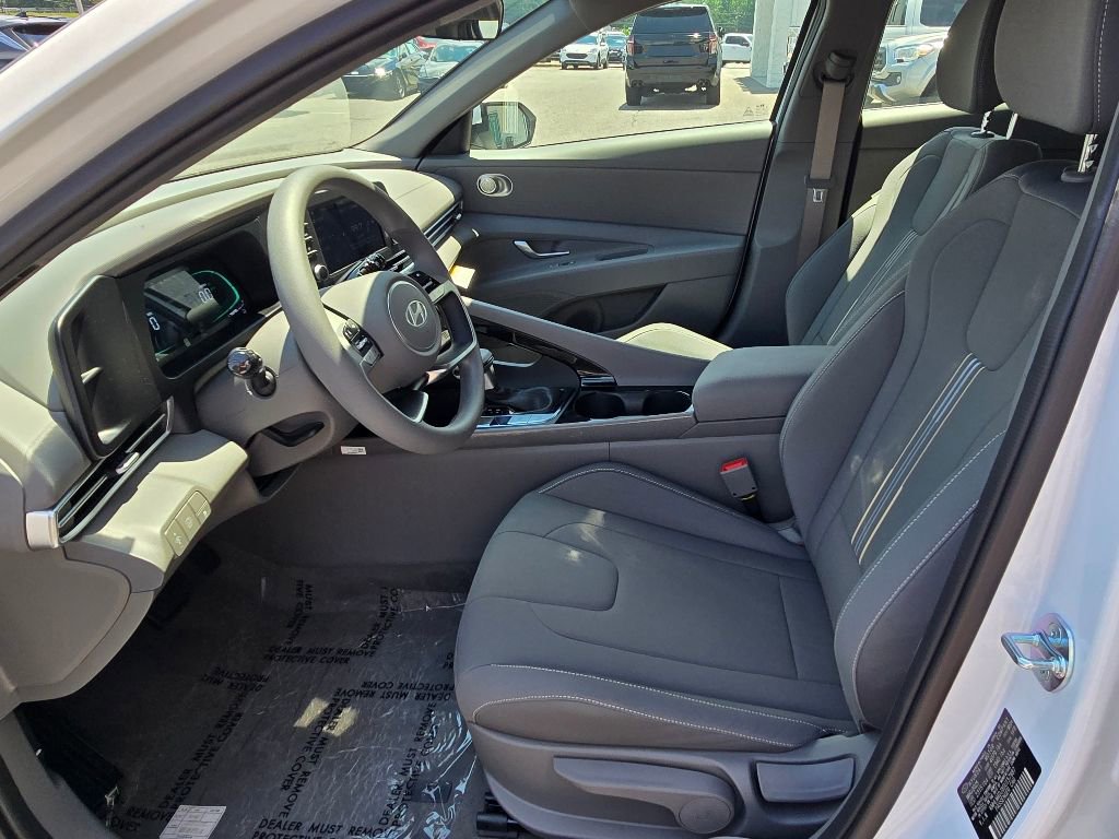 New 2025 Hyundai Elantra Blue image 9