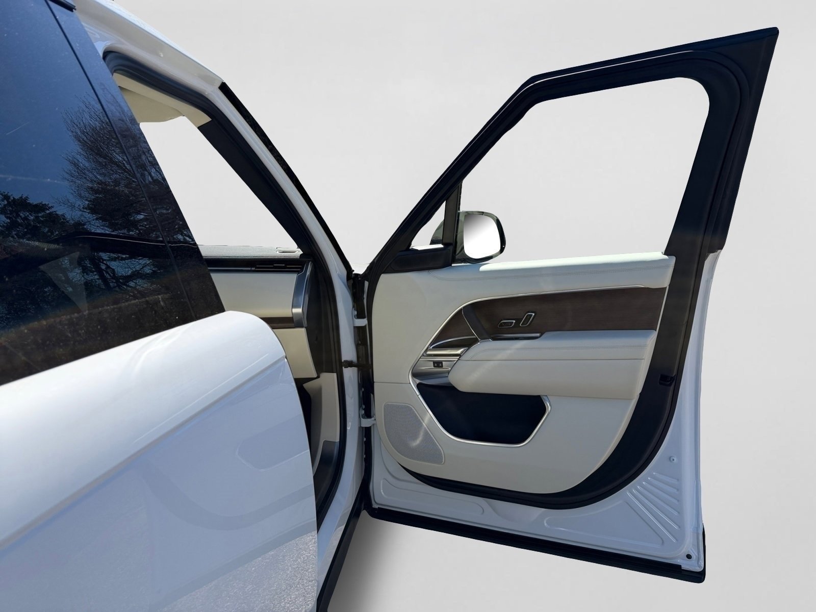 Certified 2023 Land Rover Range Rover Long Wheelbase SE AWD/4WD image 24