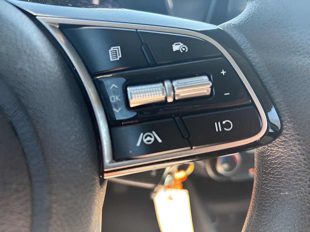 Used 2023 Kia Forte LXS image 31