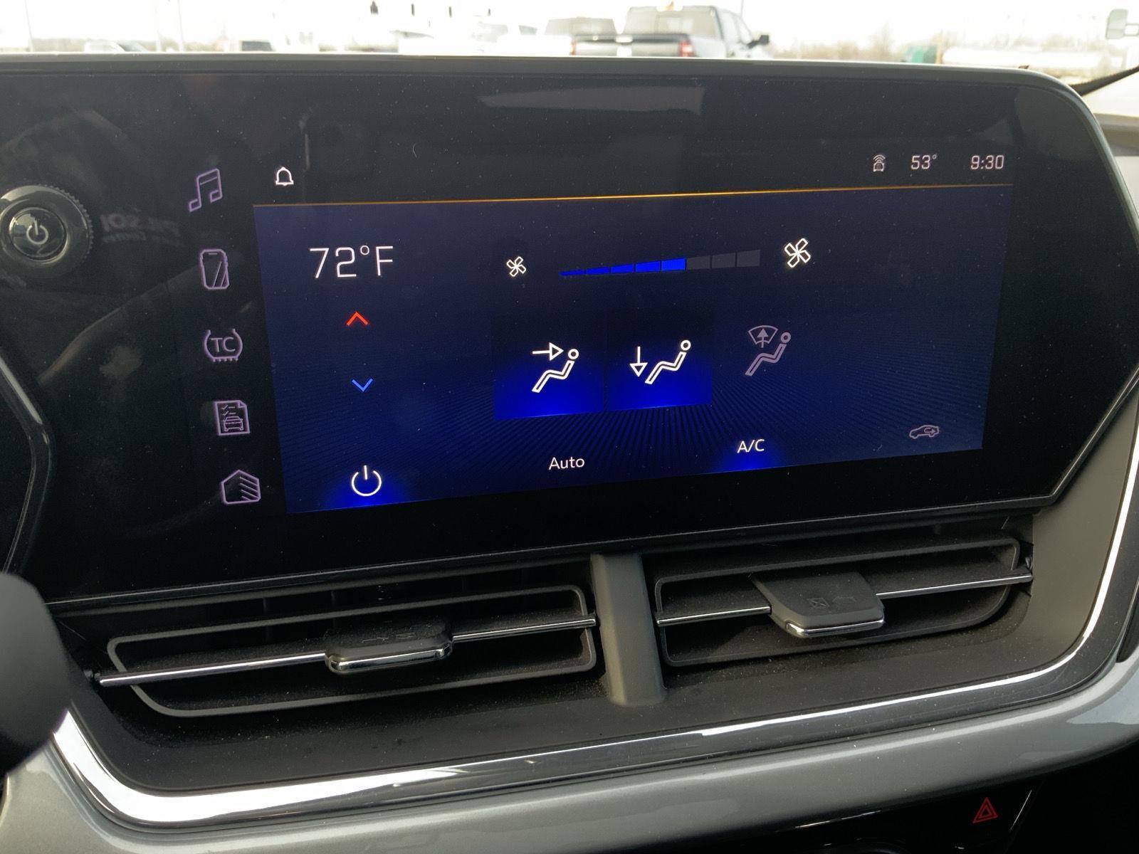 Used 2025 Chevrolet Trax LT w/ LT Convenience Package image 38